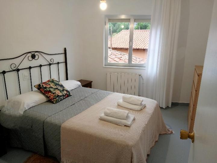 Casa La Cruz A 2Km De Onís מראה חיצוני תמונה